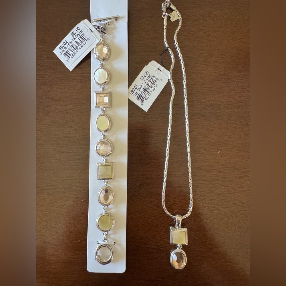NWT Cookie Lee Necklace and Bracelet Genuine Shell & Crystal Set
